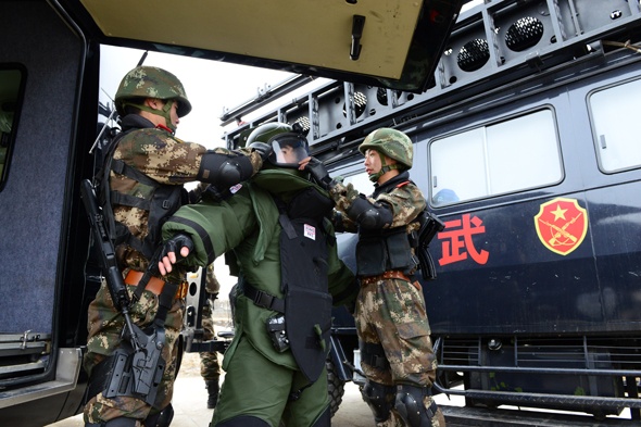 英國(guó)進(jìn)口MK5排爆服、SE153搜爆服各到貨20套！歡迎下單！