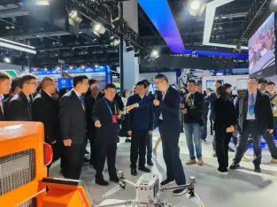 中國國際應(yīng)急展快訊：應(yīng)急管理部部長王祥喜了解凌天智能裝備集團(tuán)無人化裝備創(chuàng)新與應(yīng)用情況！